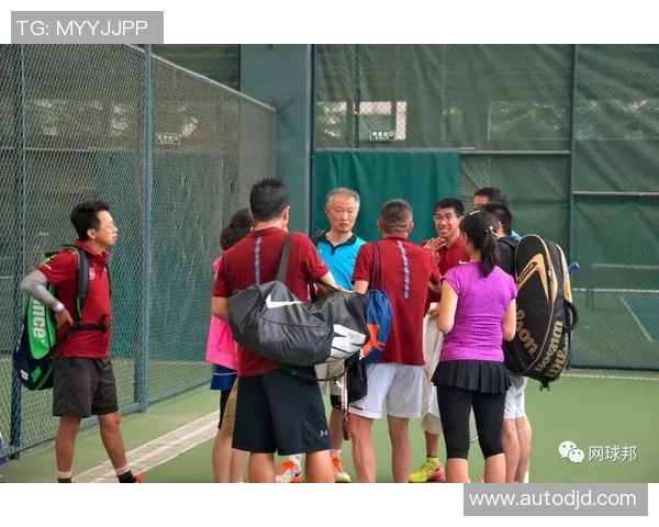 武汉网球队在城市联赛中的团队协作表现分析与点评 武汉网球队在城市联赛中的团队协作表现分析与点评